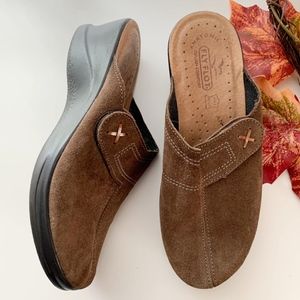 SOLD*Fly Flot • Brown Velcro Slip On Comfort Mules